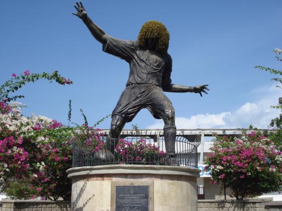 Monument to El Pibe